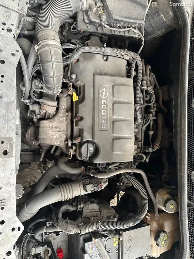 Opel Astra J 2014 · 1.4 MT