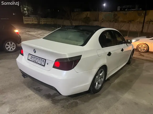 BMW M5 2004 · 2.0 AT