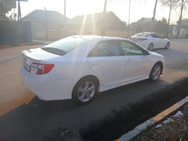 Toyota Camry 2014 · 2.5 AT
