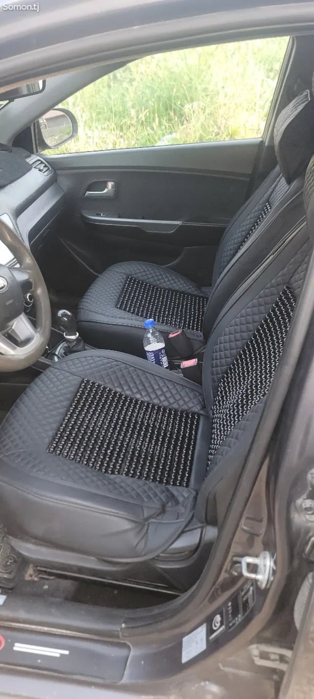 Kia Rio 2012 · 1.4 MT