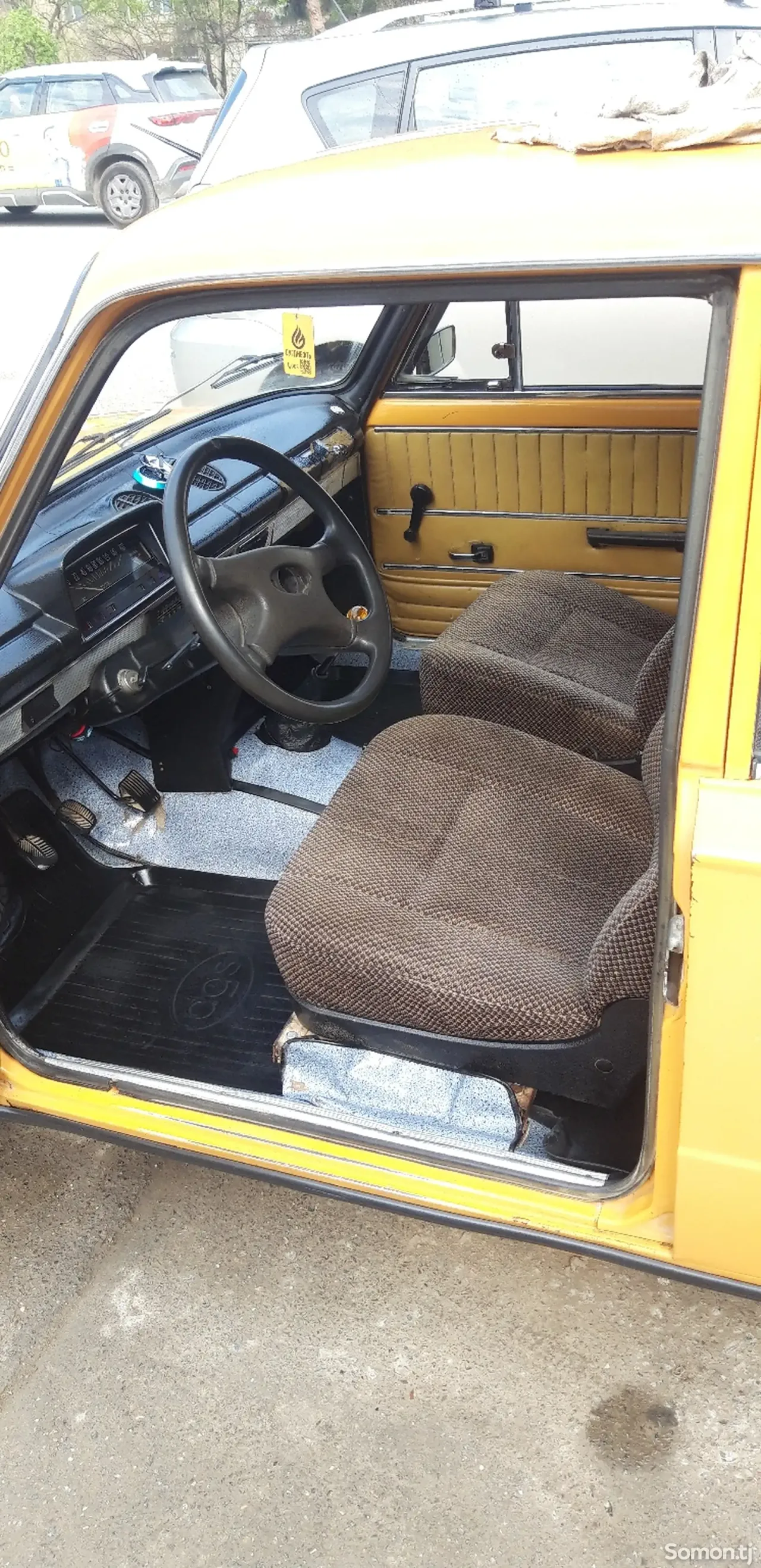 Lada (ВАЗ) 2101 1980 · 1.3 MT