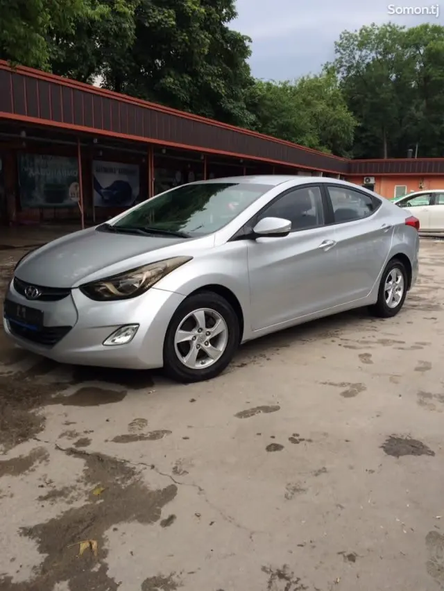 Hyundai Avante 2012 · 1.6 AT
