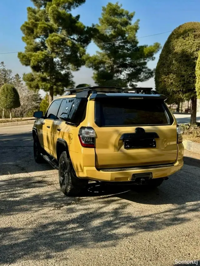 Toyota 4Runner 2022 · 4.0 AT