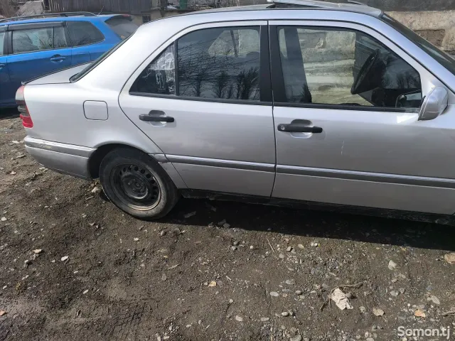Mercedes-Benz C class 1995 · 1.8 MT
