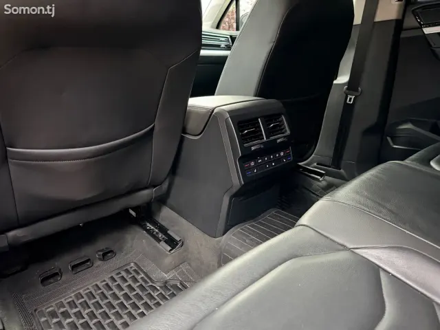 Volkswagen Touareg 2019 · 3.0 AT