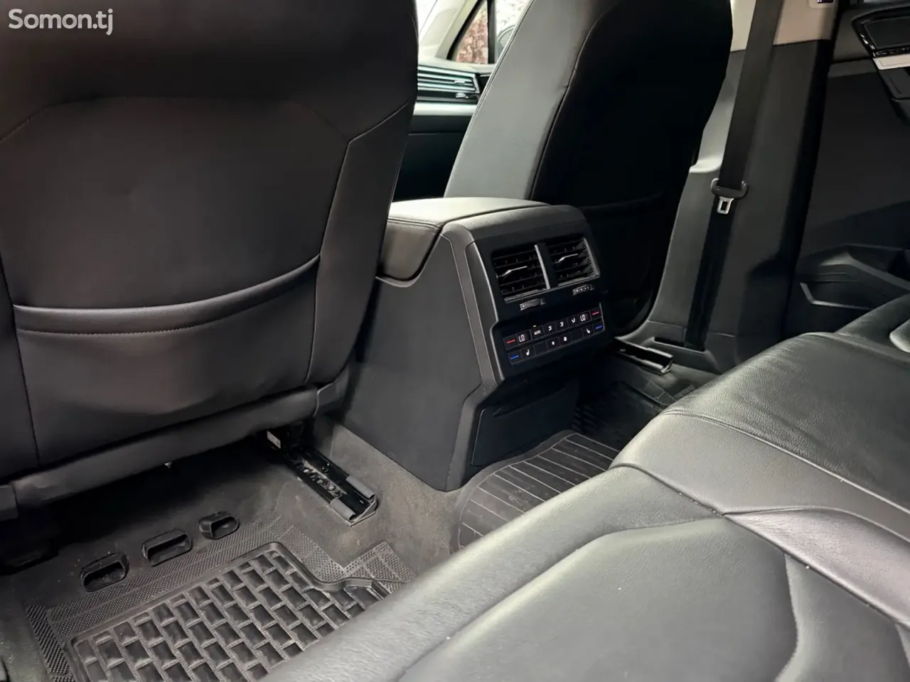 Volkswagen Touareg 2019 · 3.0 AT