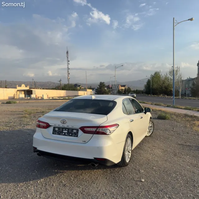 Toyota Camry 2019 · 3.5 AT