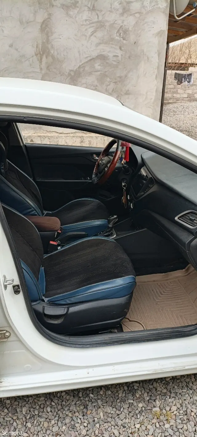 Hyundai Accent 2018 · 1.6 AT