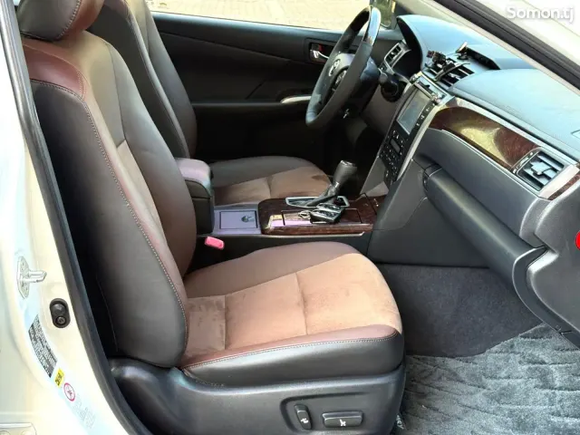 Toyota Camry 2016 · 2.5 AT