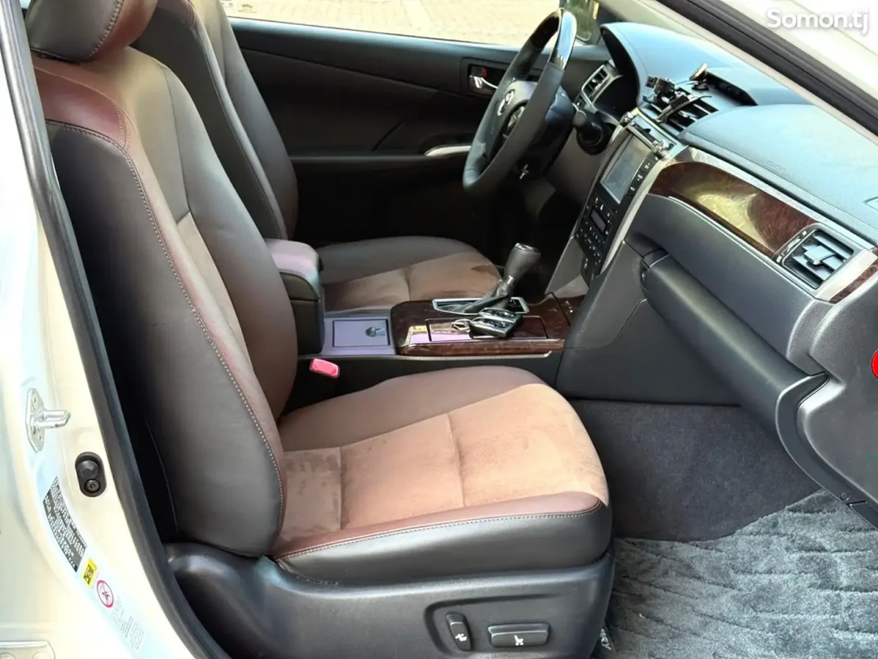 Toyota Camry 2016 · 2.5 AT