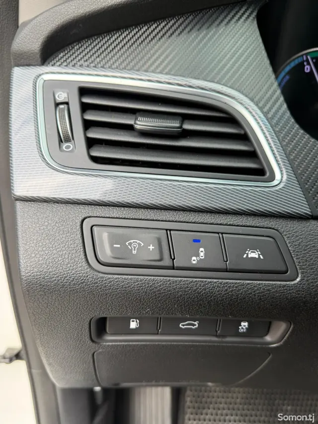 Hyundai Sonata 2015 · 2.0 AT