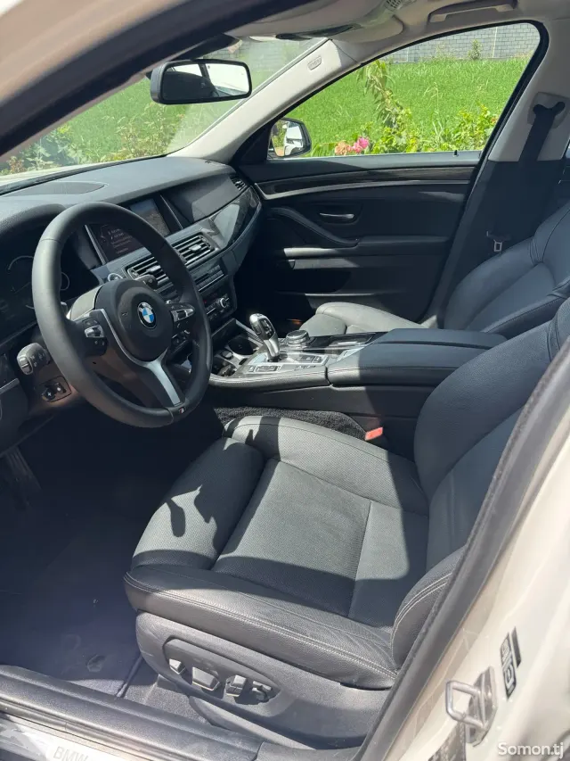 BMW 5 series 2016 · 2.0 AT