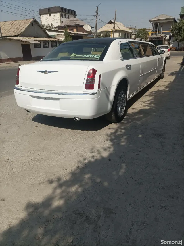 Chrysler 300C 2005 · 5.7 AT
