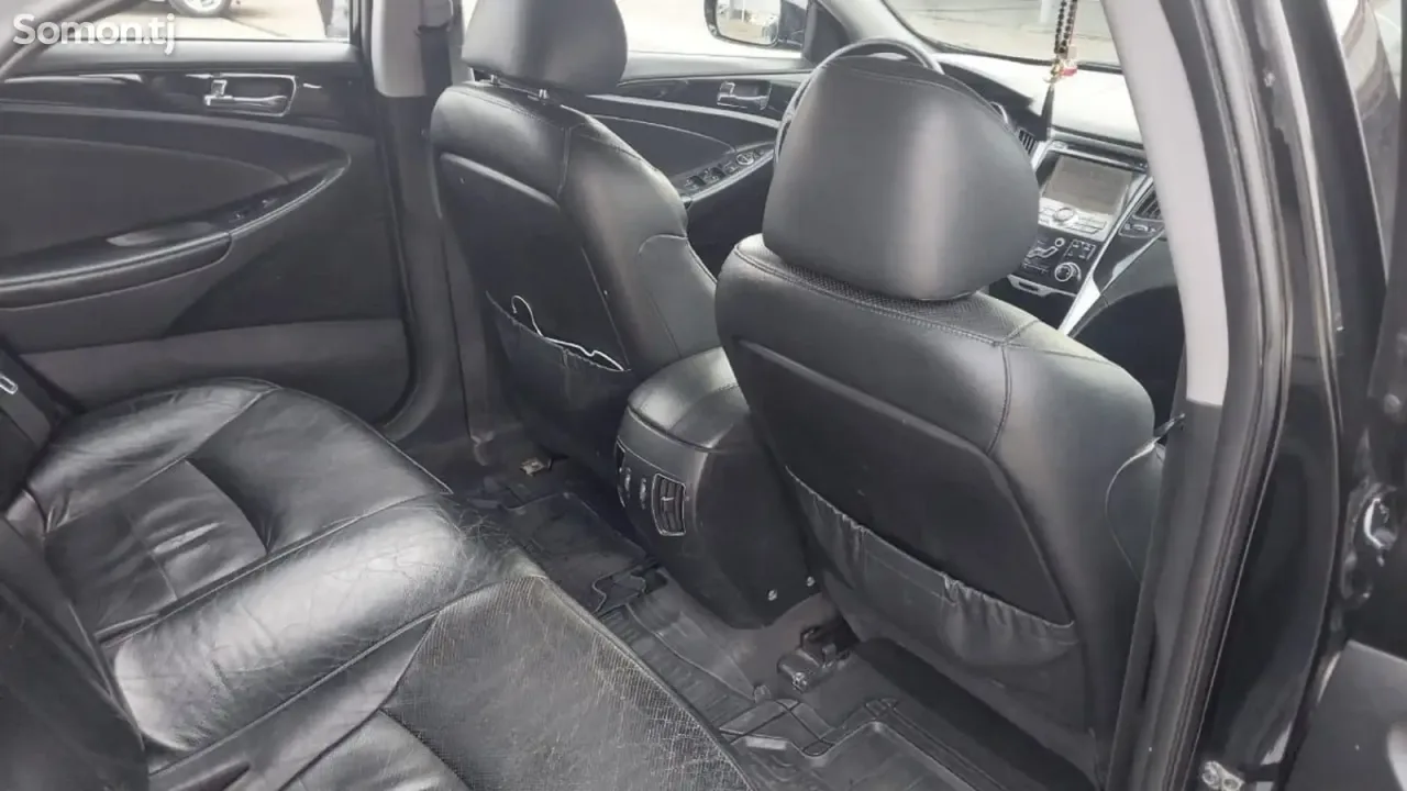 Hyundai Sonata 2011 · 2.0 AT