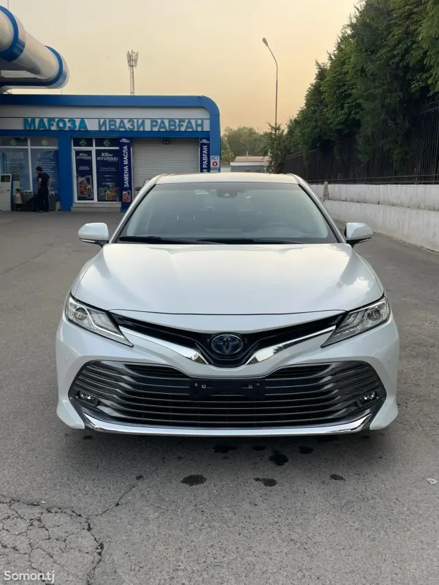 Toyota Camry 2018 · 2.5 AT