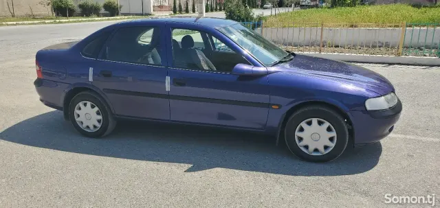 Opel Vectra B 1996 · 1.6 MT