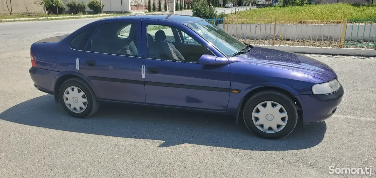 Opel Vectra B 1996 · 1.6 MT