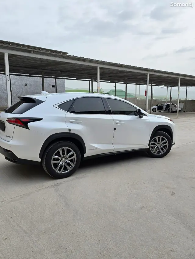 Lexus NX series 2016 · 2.5 AT