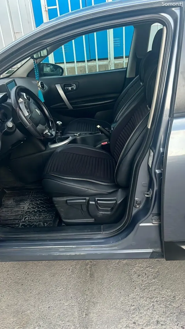Nissan Qashqai 2007 · 2.0 MT