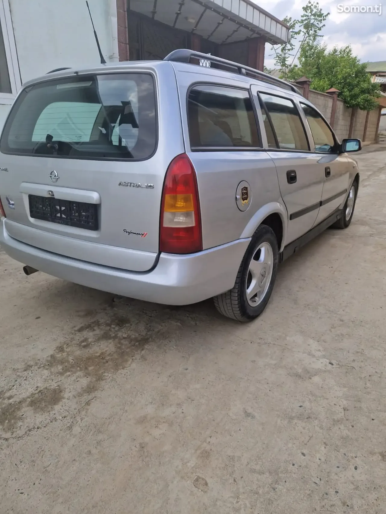 Opel Astra G 1999 · 1.6 MT