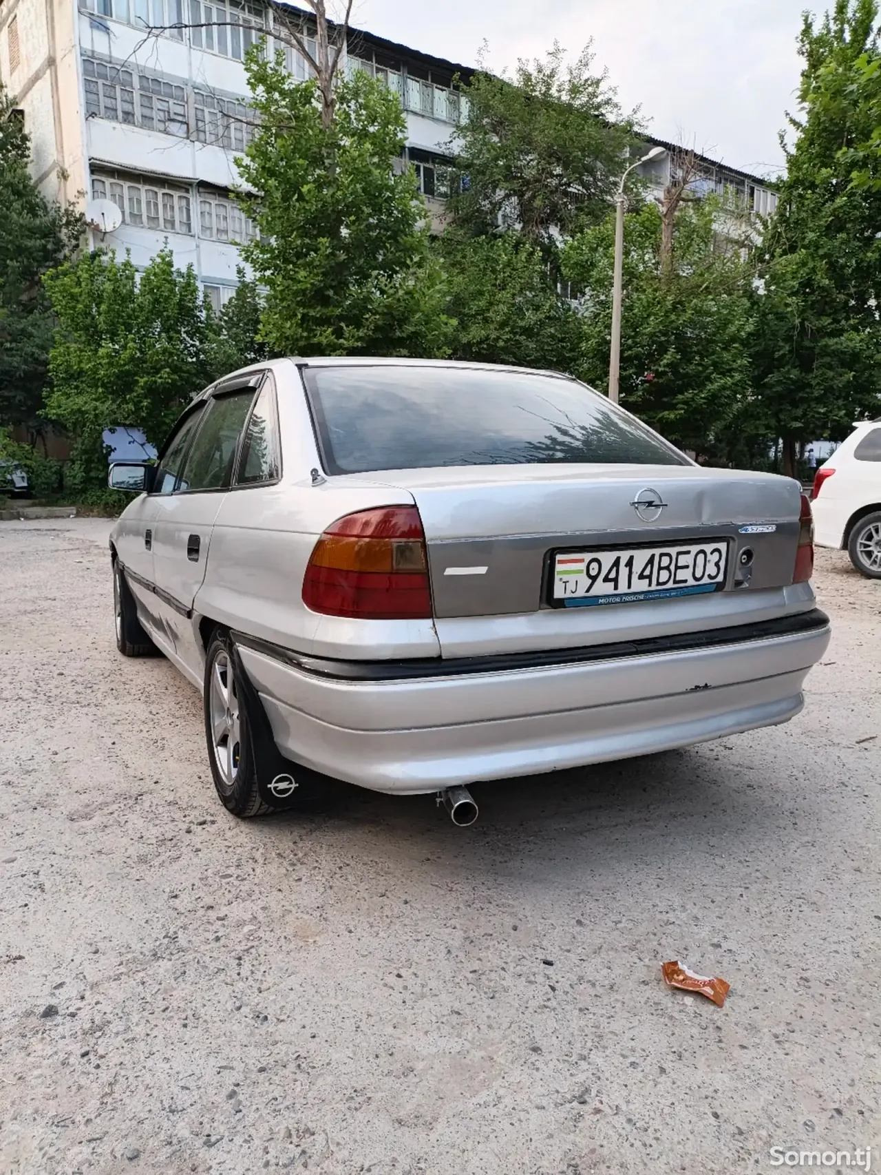 Opel Astra F 1993 · 1.6 MT