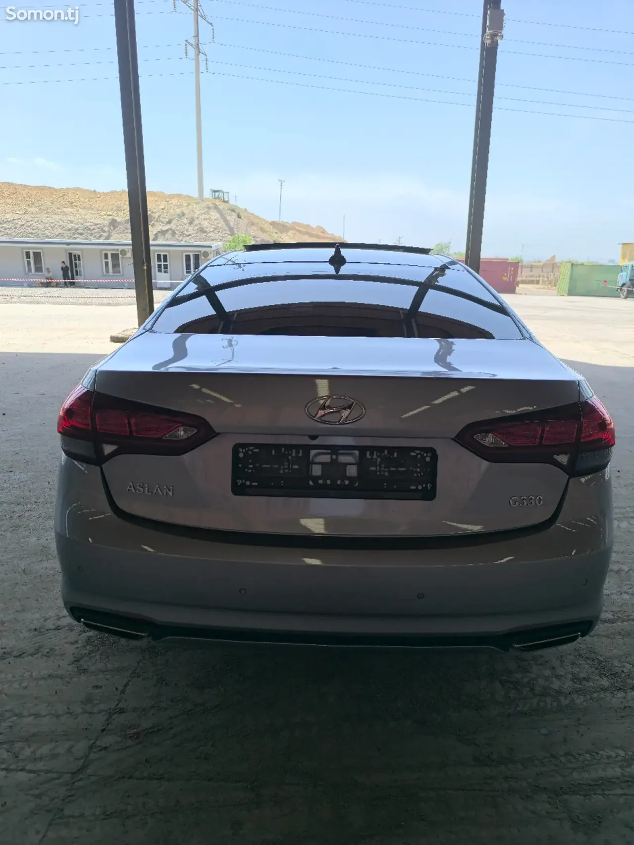Hyundai Aslan 2014 · 3.3 AT