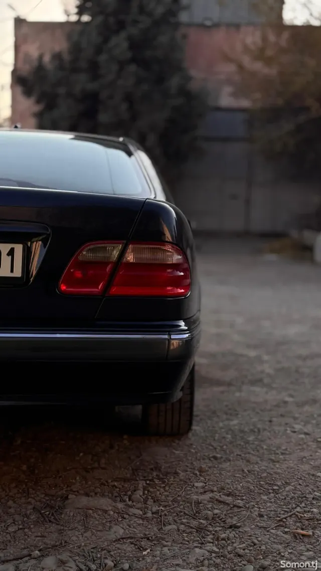 Mercedes-Benz E class 2001 · 2.4 AT