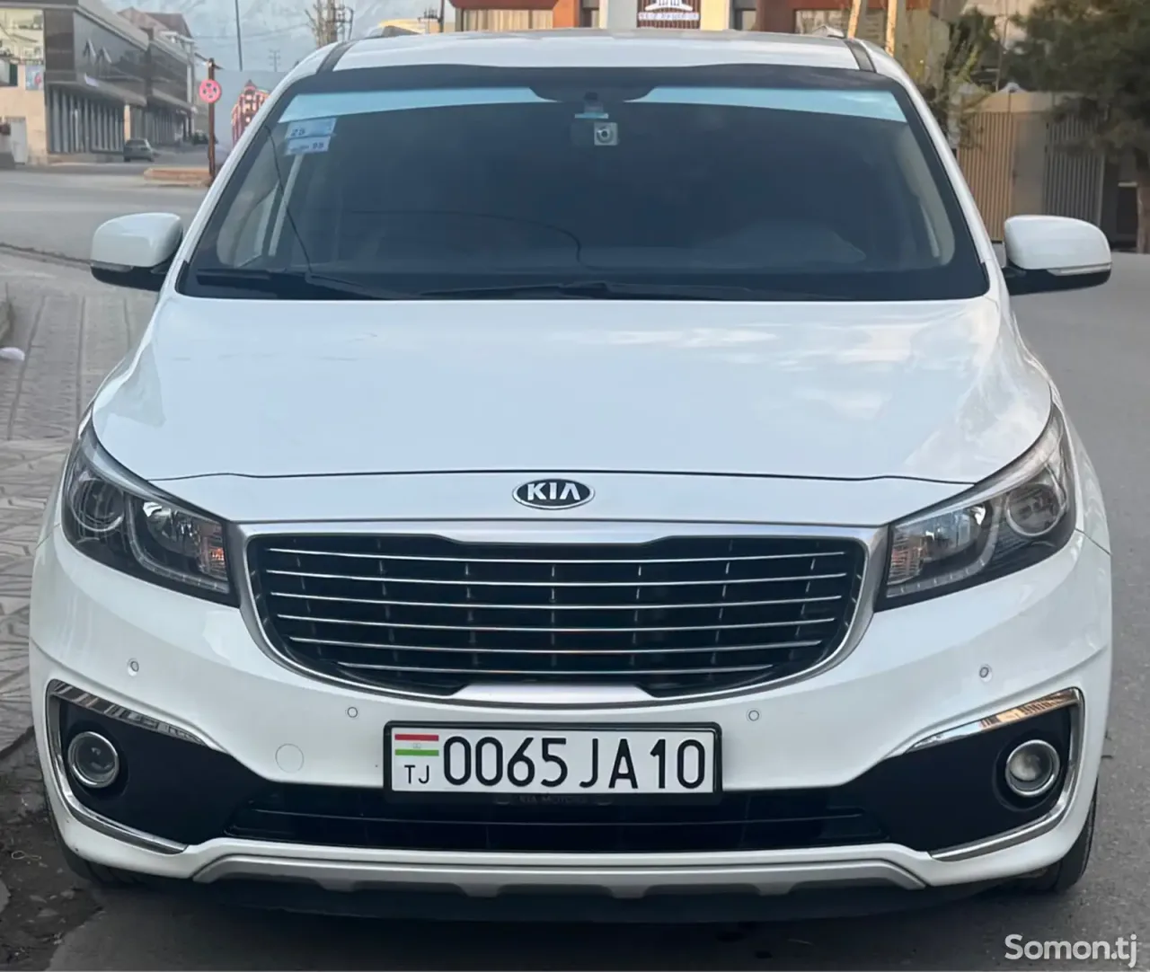 Kia Carnival 2015 · 2.2 AT