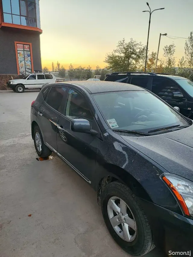 Nissan Rogue 2014 · 2.5 AT