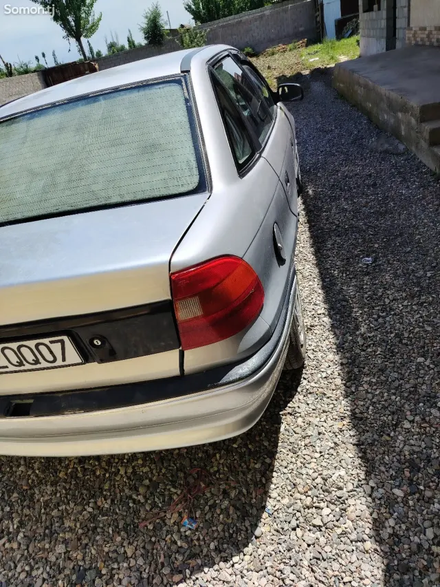 Opel Astra F 1994 · 1.6 MT