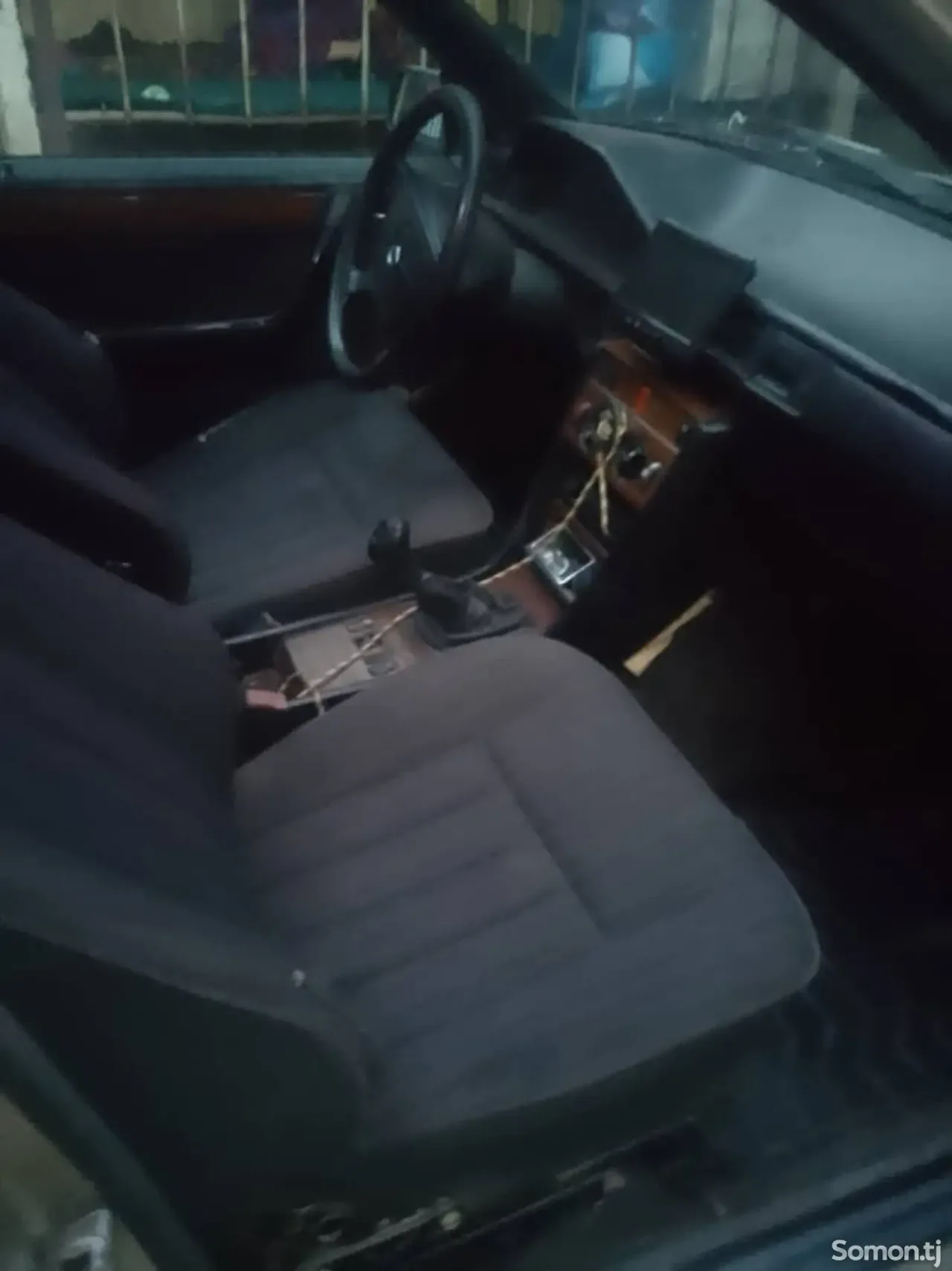 Mercedes-Benz W124 1994 · 2.0 MT