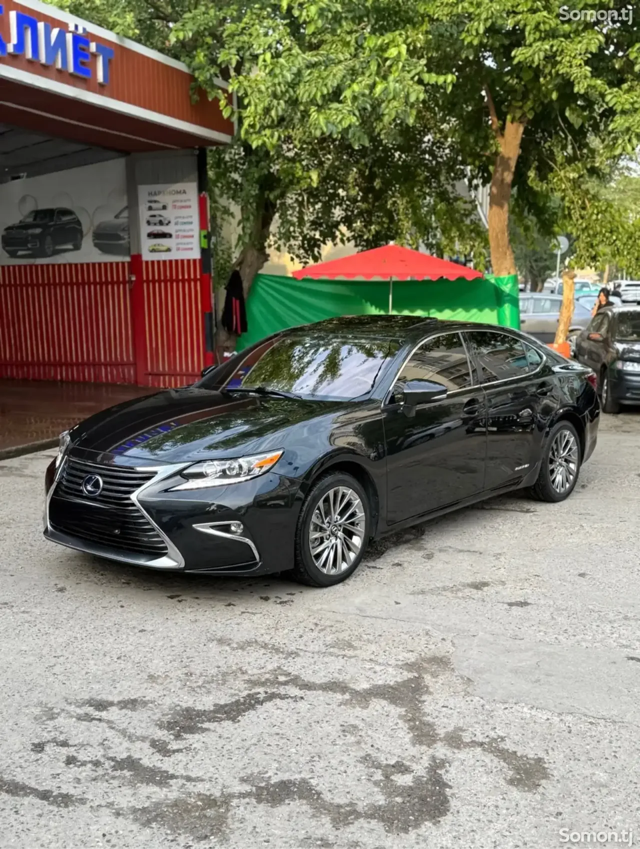 Lexus ES series 2017 · 3.0 AT