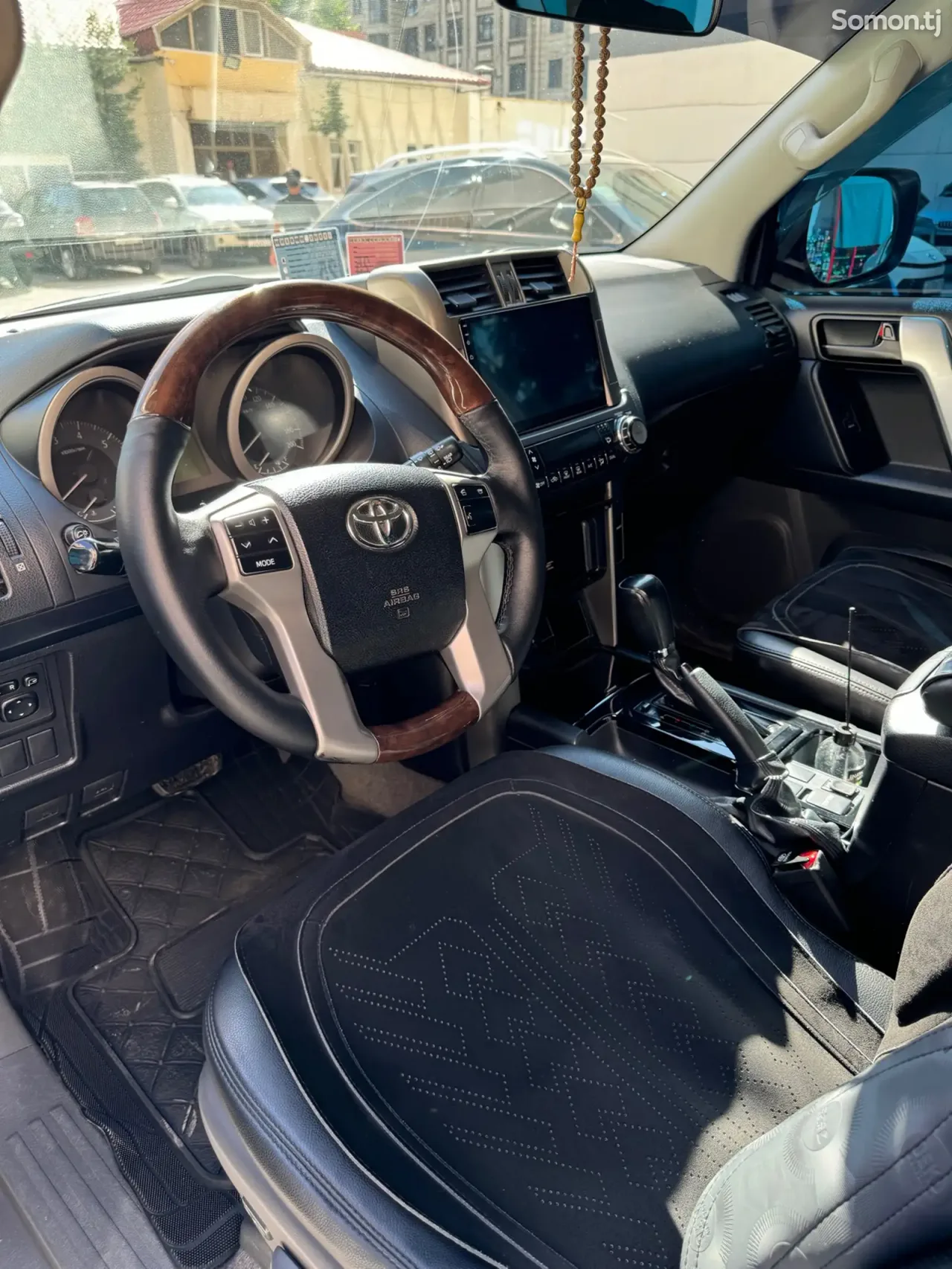 Toyota Land Cruiser Prado 2012 · 2.7 AT