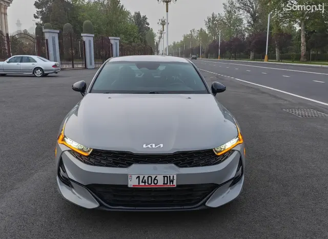 Kia K5 2022 · 1.6 AT