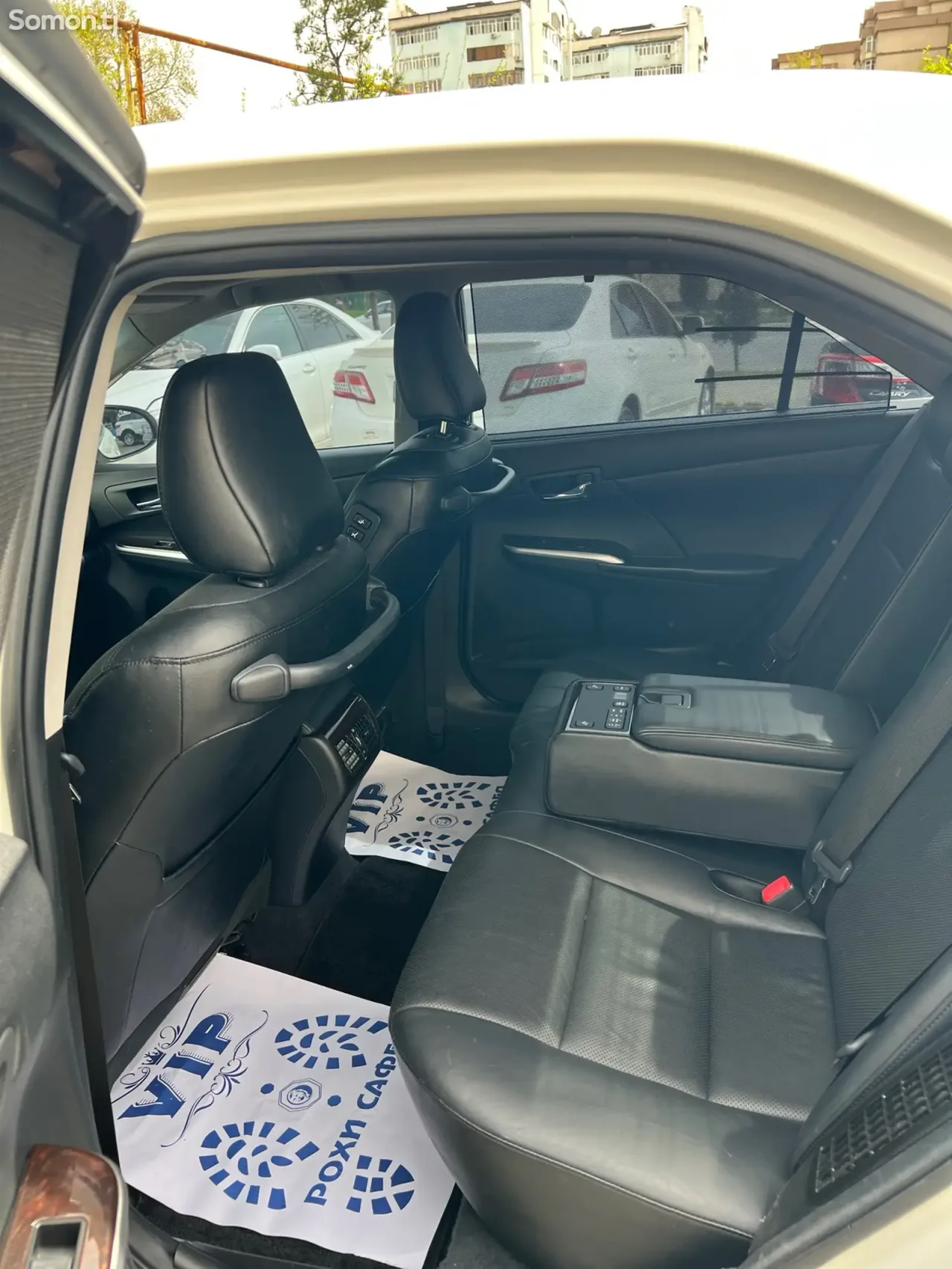 Toyota Camry 2016 · 2.5 AT