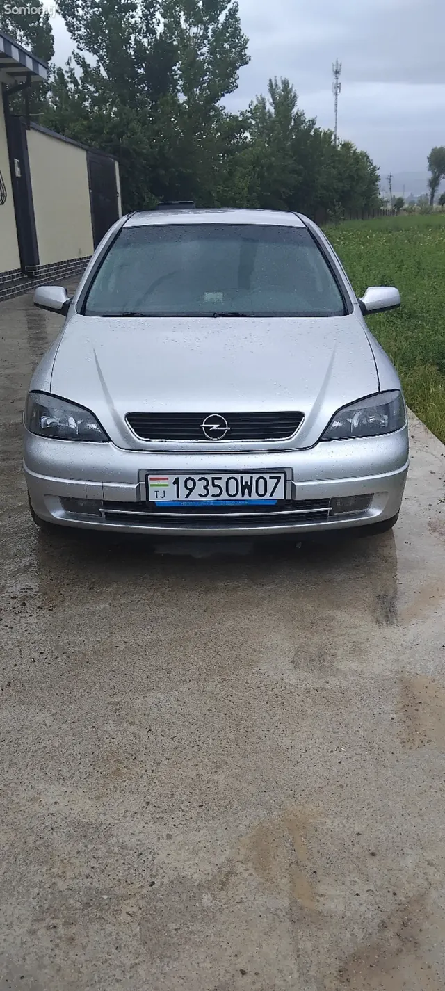 Opel Astra G 1999 · 1.6 MT