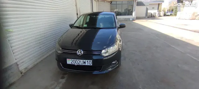 Volkswagen Polo 2014 · 1.6 MT