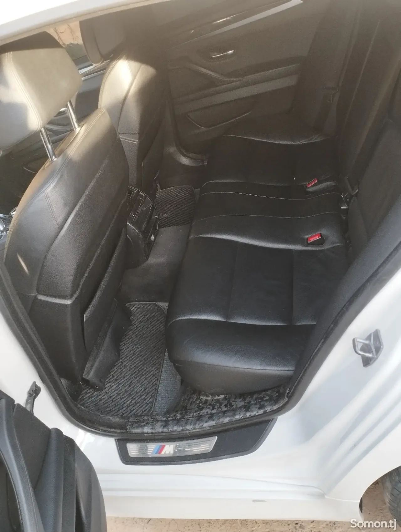 BMW 5 series 2012 · 3.5 AT