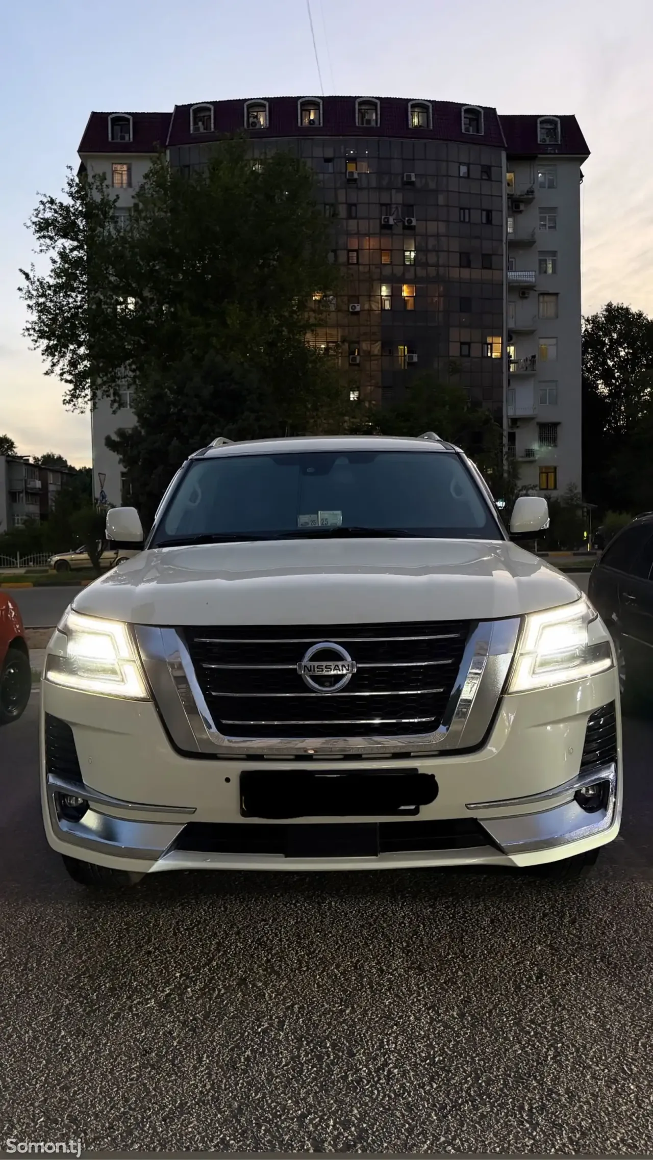 Nissan Patrol 2014 · 5.7 AT