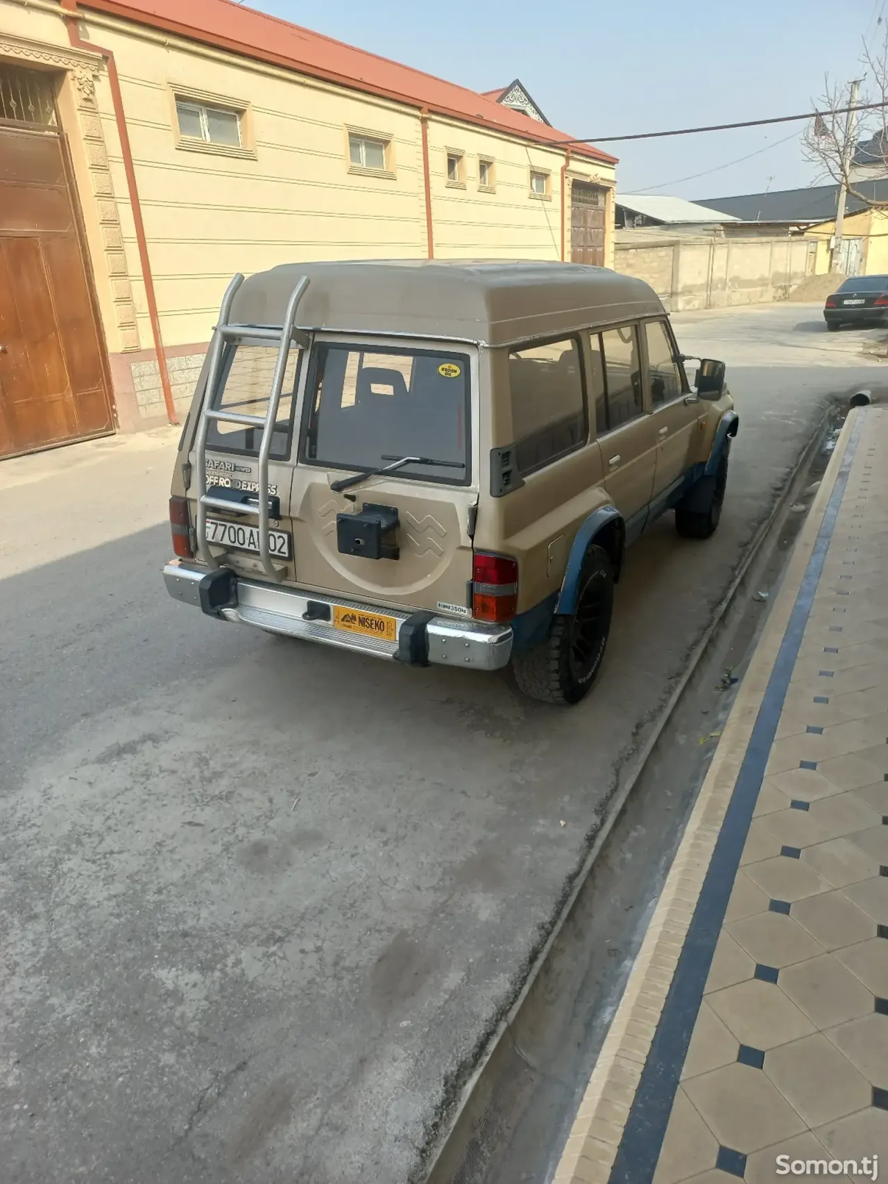 Nissan Patrol 1990 · 3.0 AT
