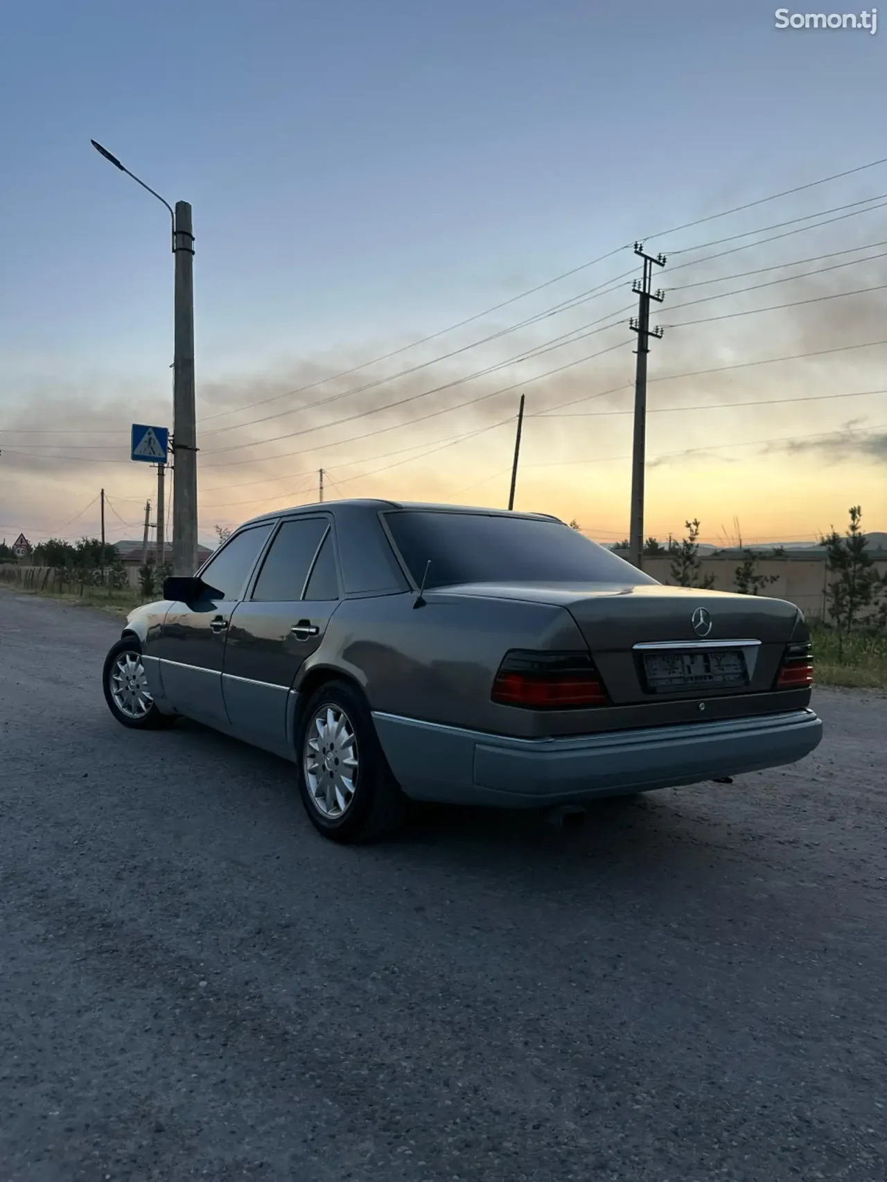 Mercedes-Benz W124 1995 · 2.0 MT