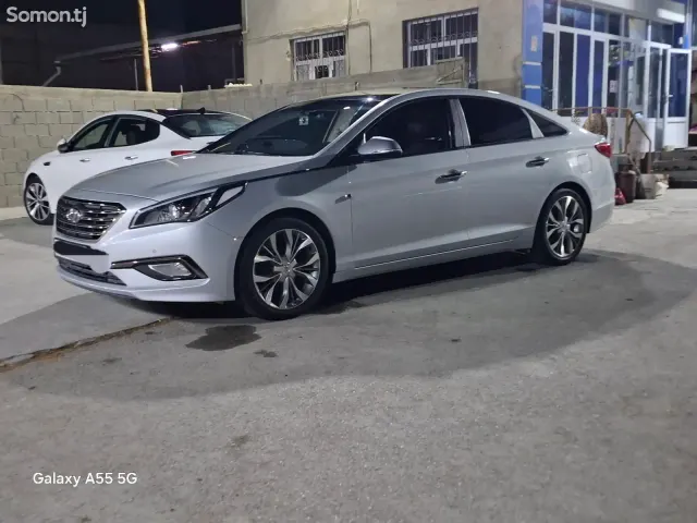 Hyundai Sonata 2015 · 2.0 AT