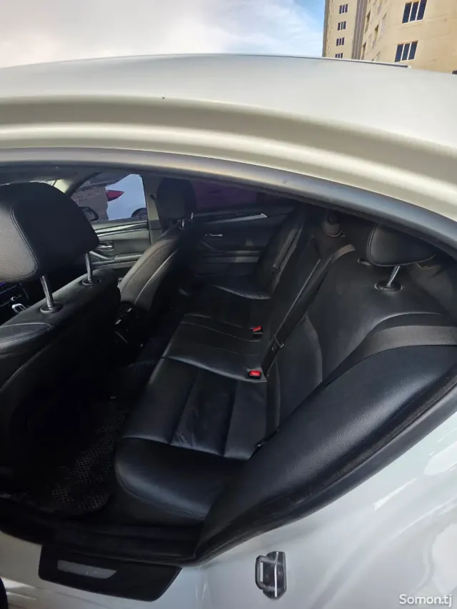 BMW 5 series 2016 · 2.0 AT