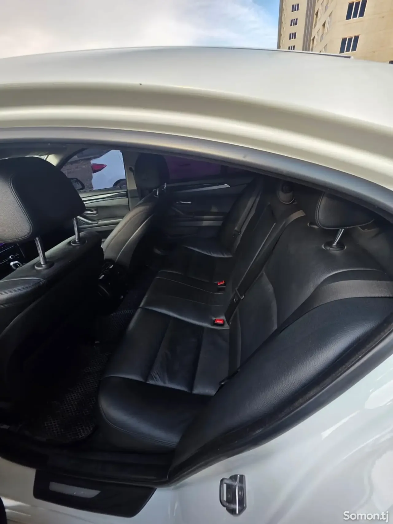 BMW 5 series 2016 · 2.0 AT