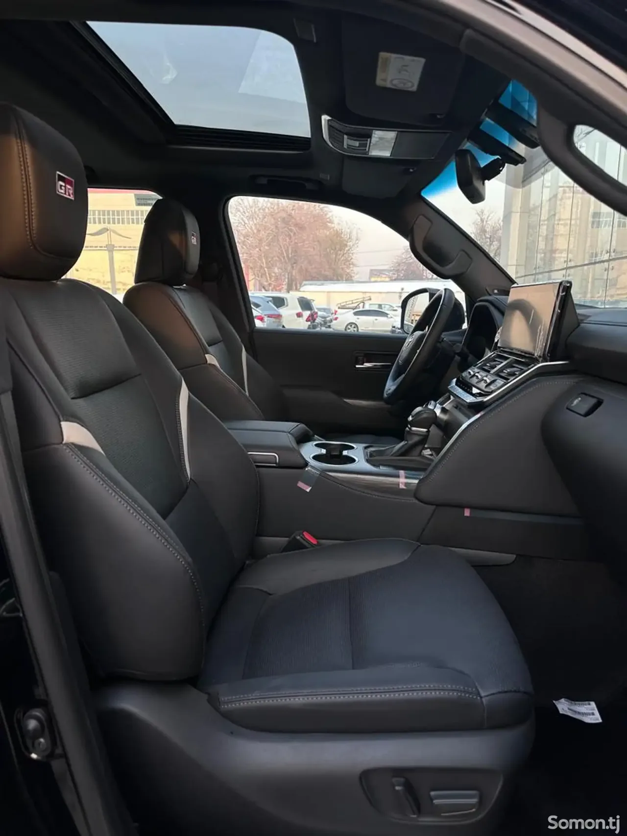 Toyota Land Cruiser 2025 · 3.5 AT