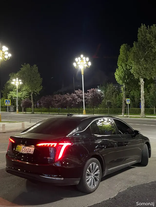 Hongqi H6 2025 · 2.0 AT