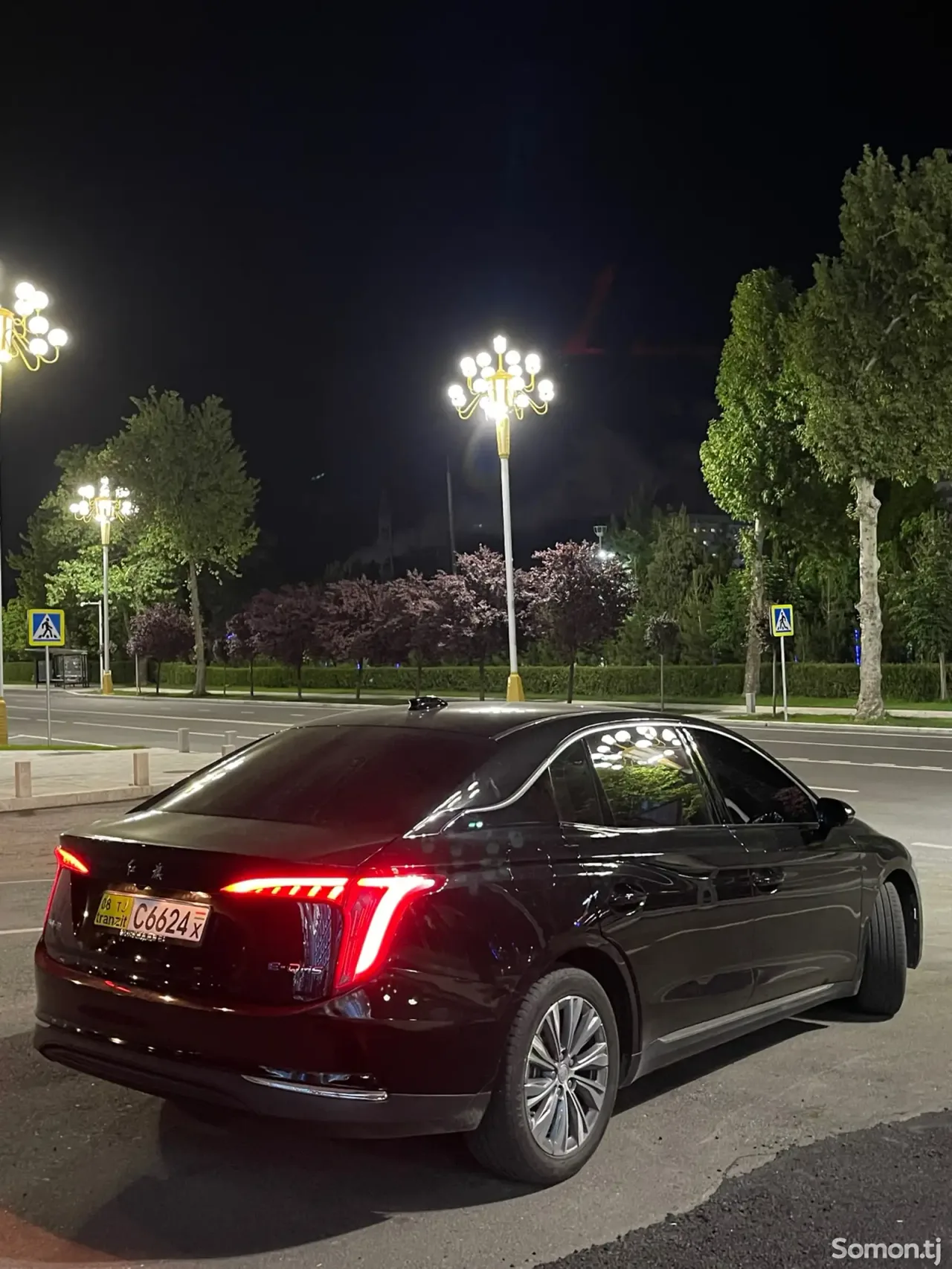 Hongqi H6 2025 · 2.0 AT