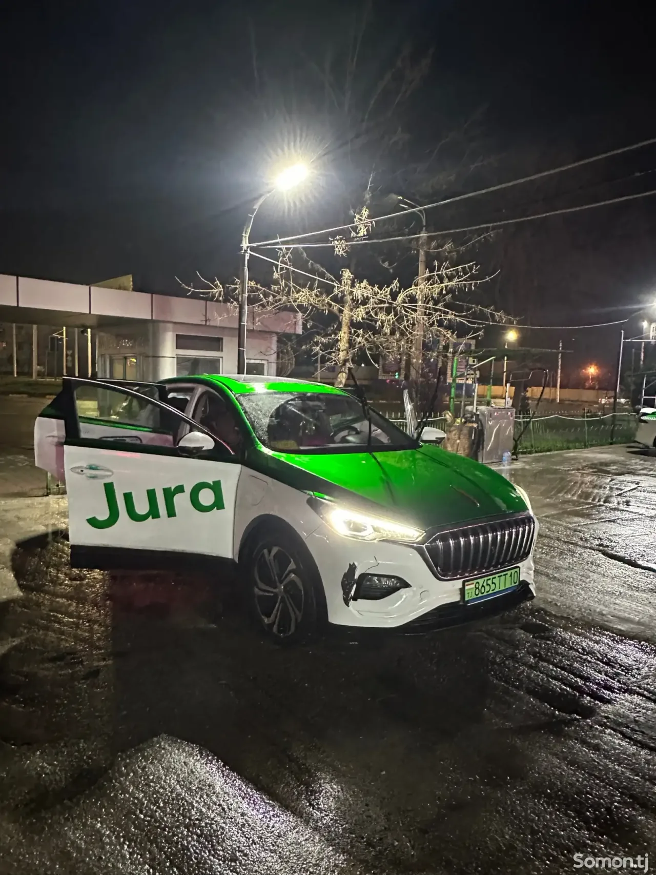Hongqi E-HS3 2019 · AT