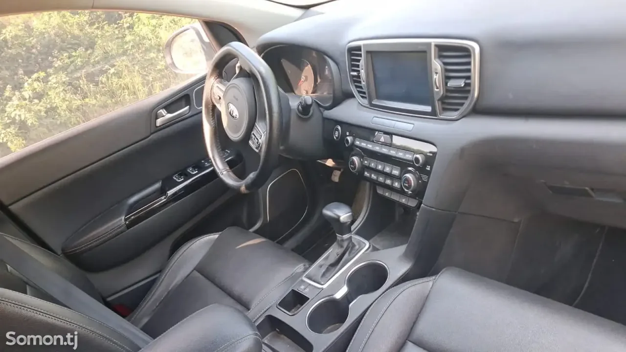 Kia K5 2016 · 1.6 AT