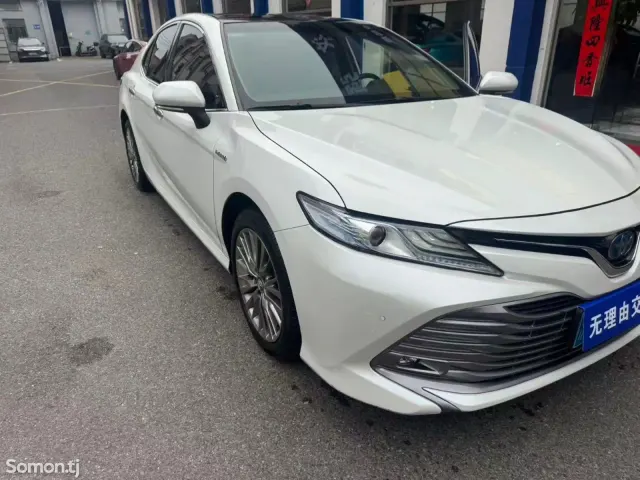 Toyota Camry 2020 · 2.5 AT
